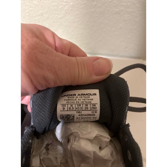 Under Armour women’s size 9 sneakers - Picture 4 of 6